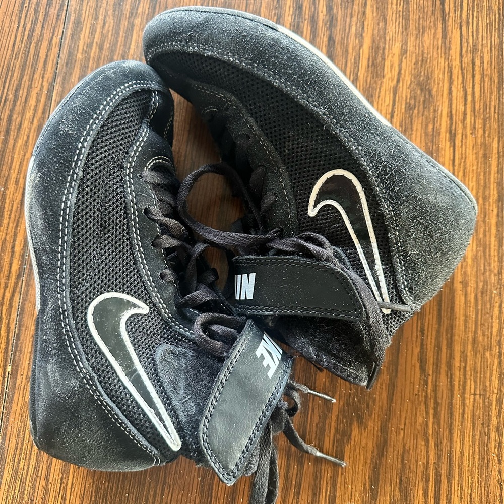 Nike Black Kids Sneakers Wrestling Shoes